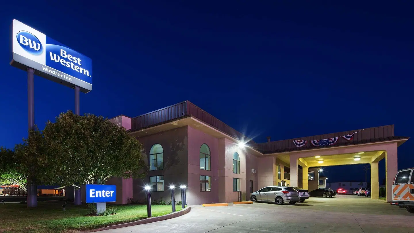 Best Western Windsor Inn EXTERIOR
