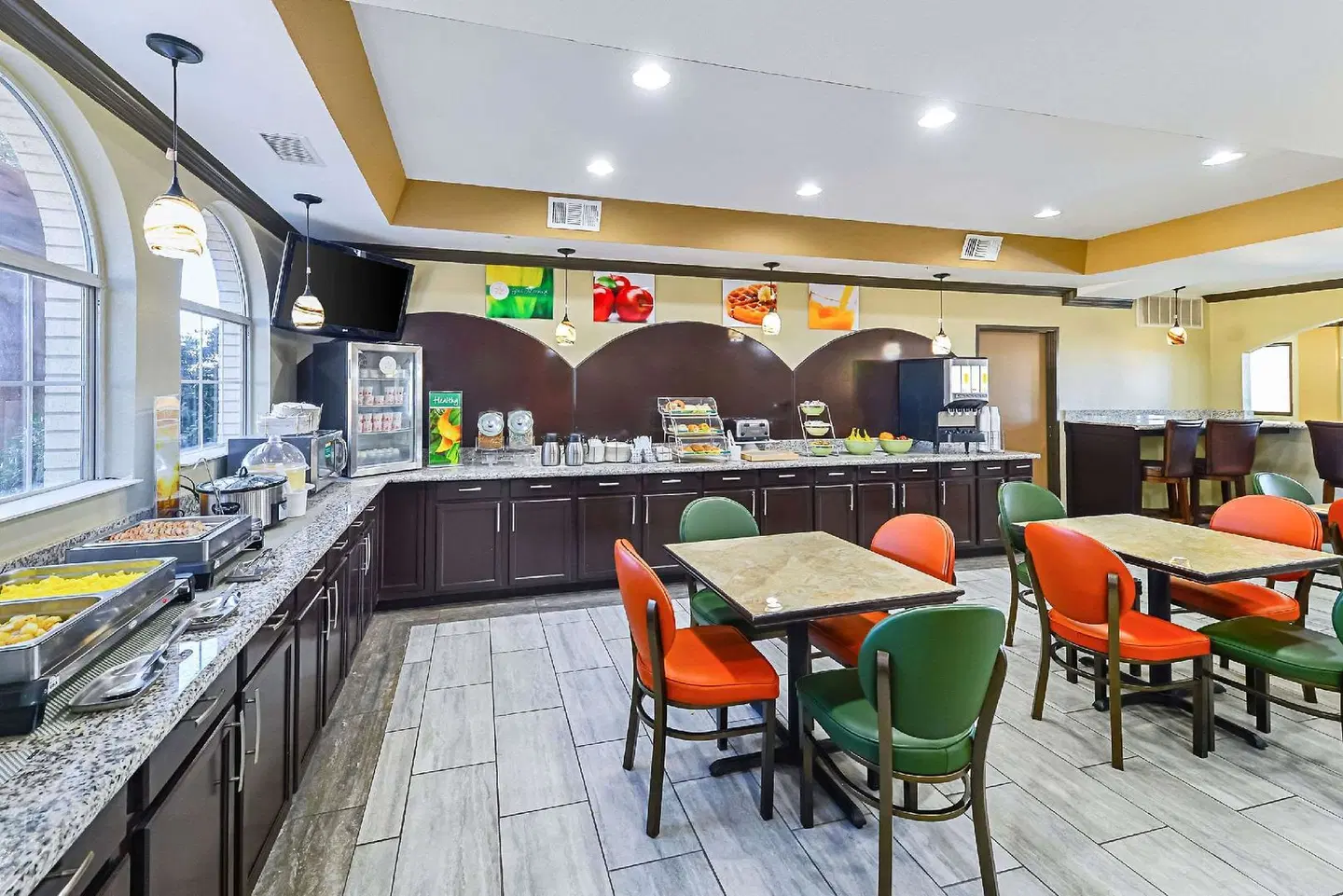 Quality Inn & Suites Bar