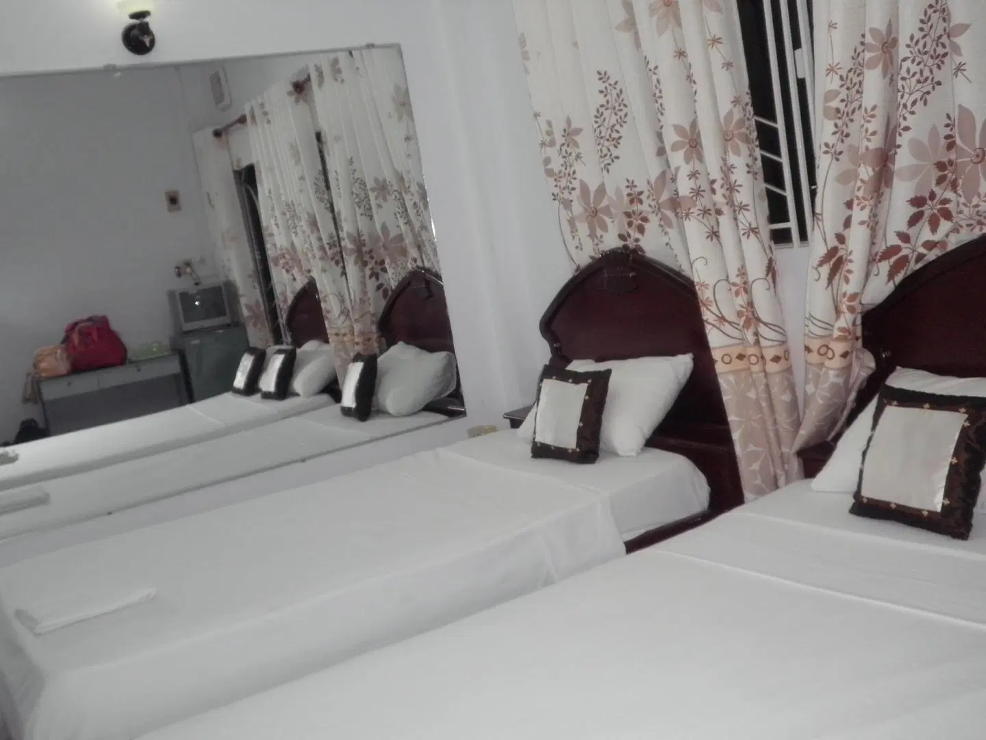 Long Hostel ROOM_EXAMPLE