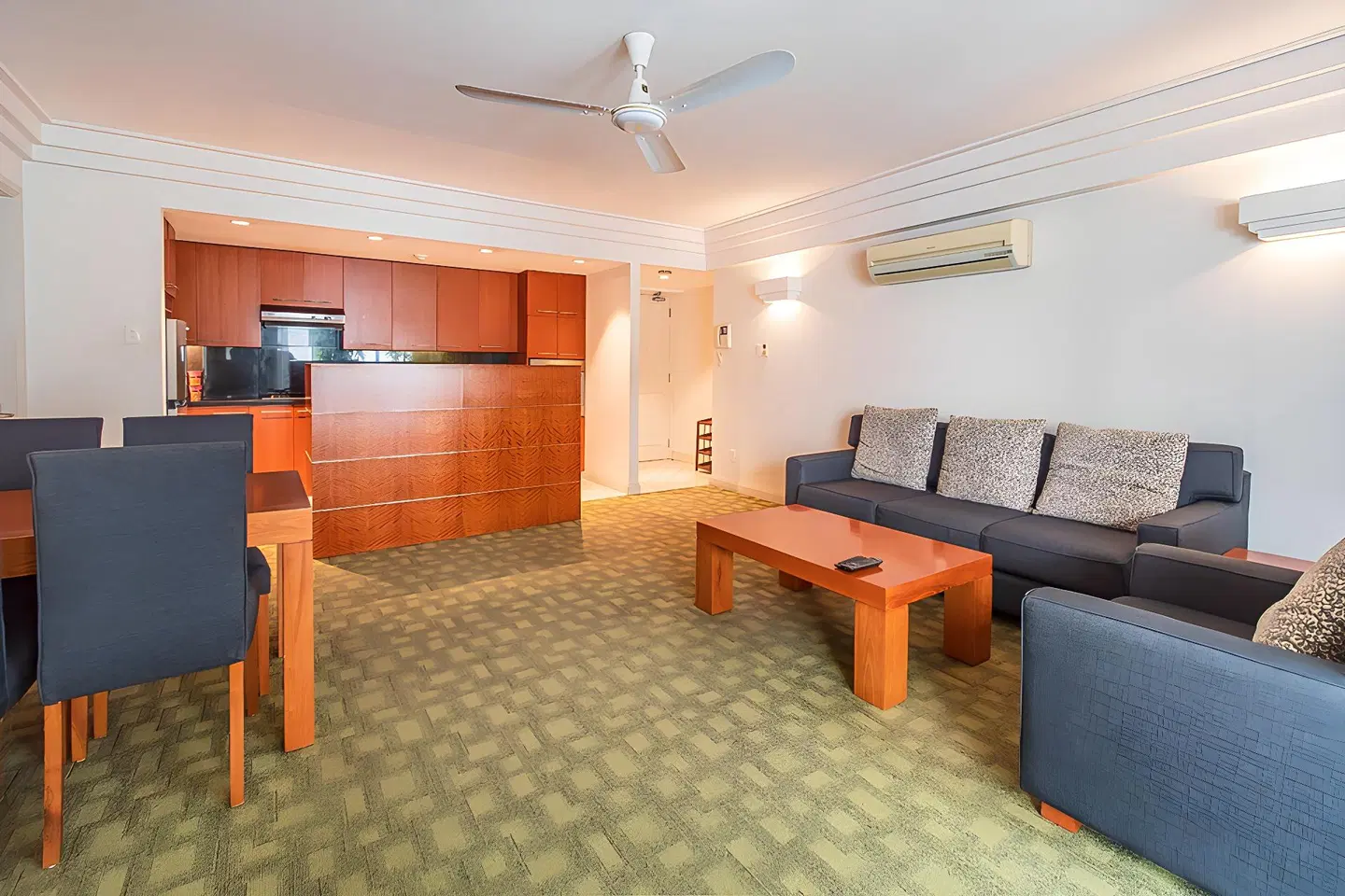 Downtown Retro Serviced Apartment ROOM_EXAMPLE