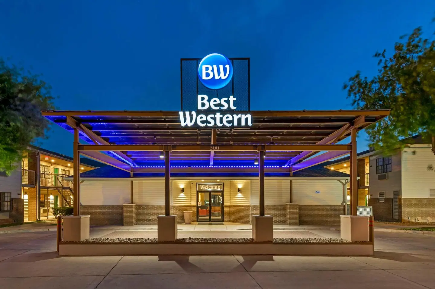 Best Western Mcallen Medical Center EXTERIOR