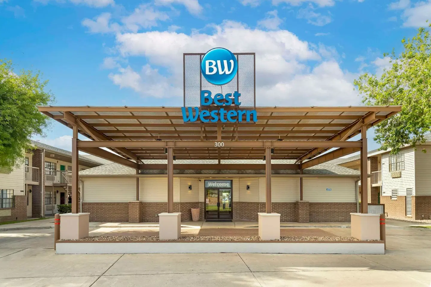 Best Western Mcallen Medical Center EXTERIOR