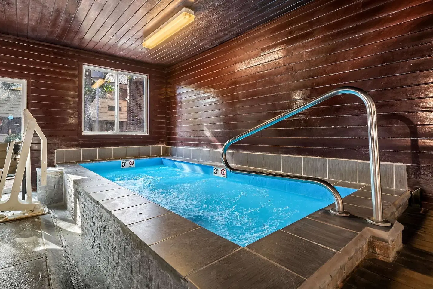 Best Western Tower West Lodge Hallenbad