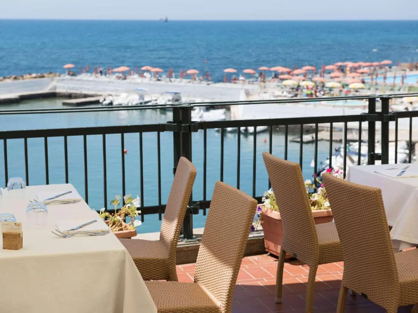 Mercure Civitavecchia Sunbay Park Hotel Terrasse