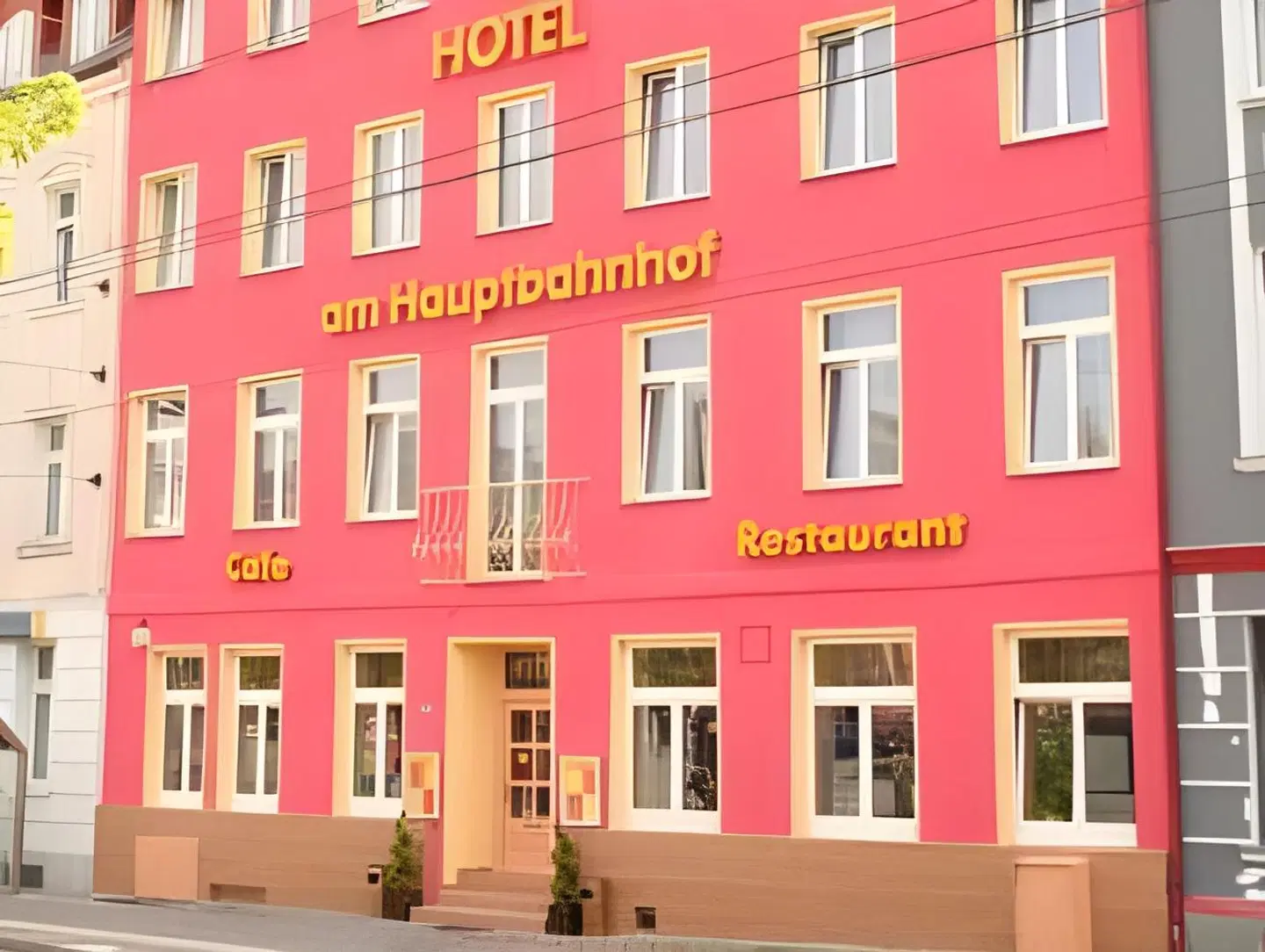 Am Hauptbahnhof EXTERIOR