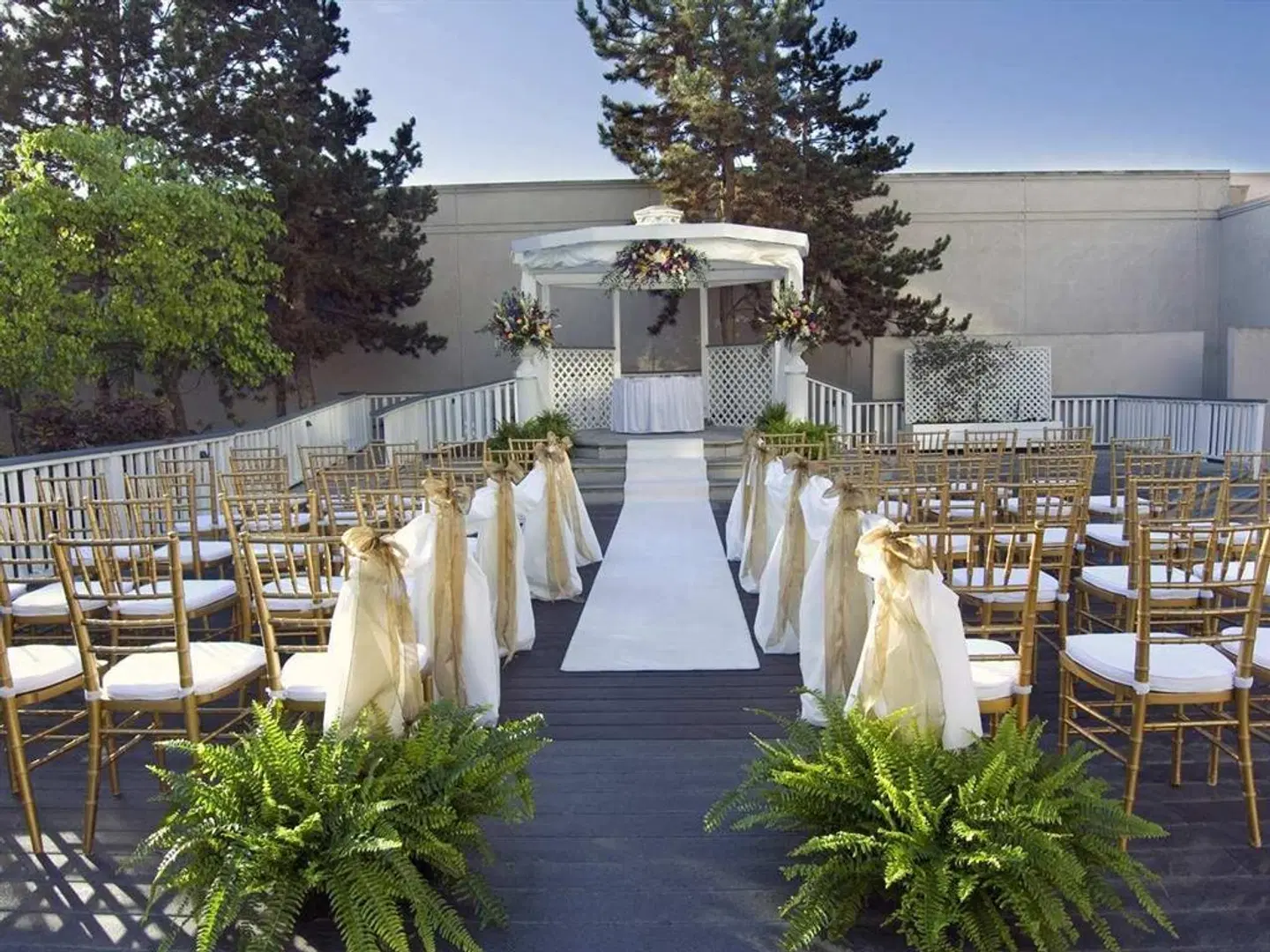 DoubleTree by Hilton Pleasanton at The Club Terrasse