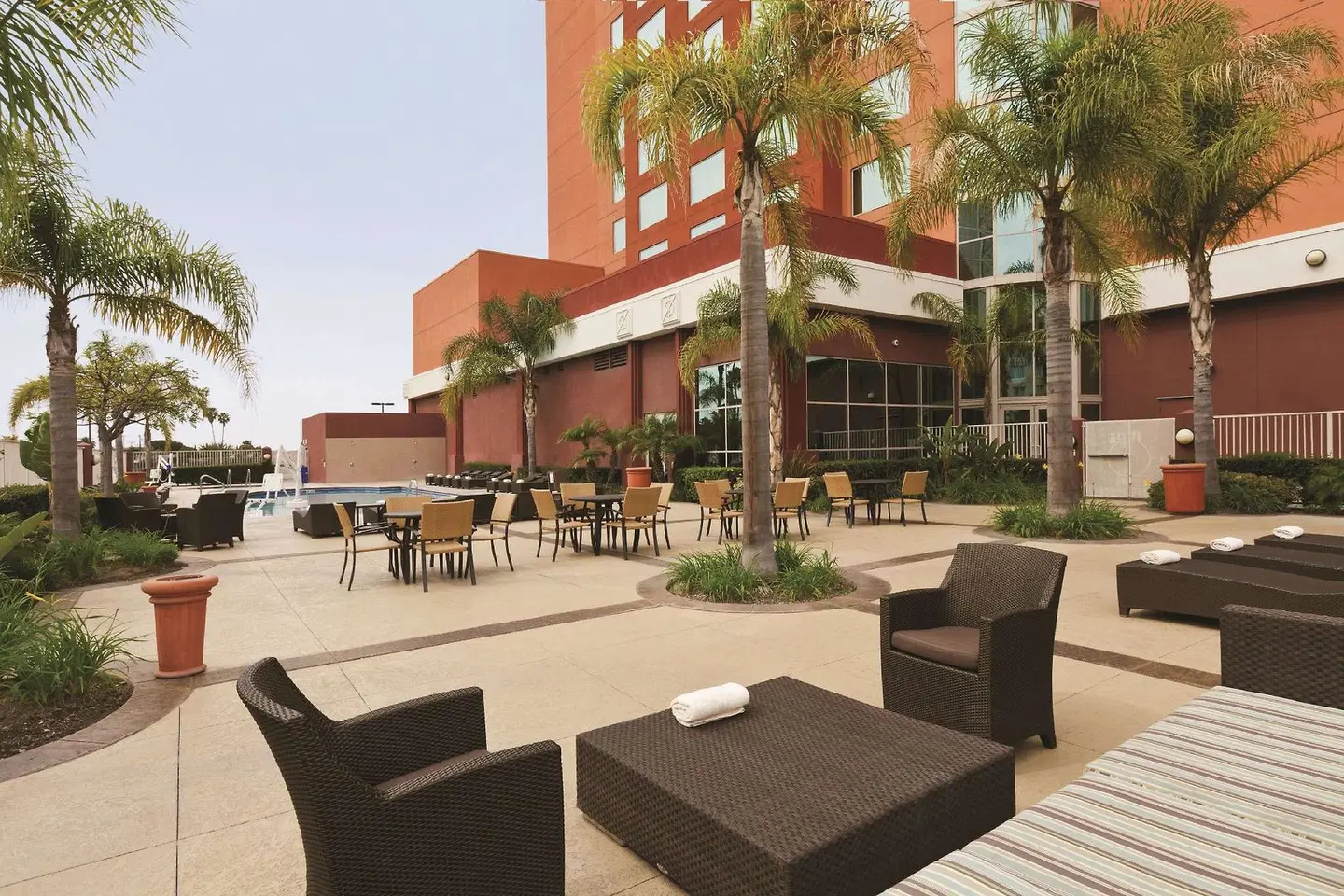 Embassy Suites by Hilton Anaheim - South Terrasse