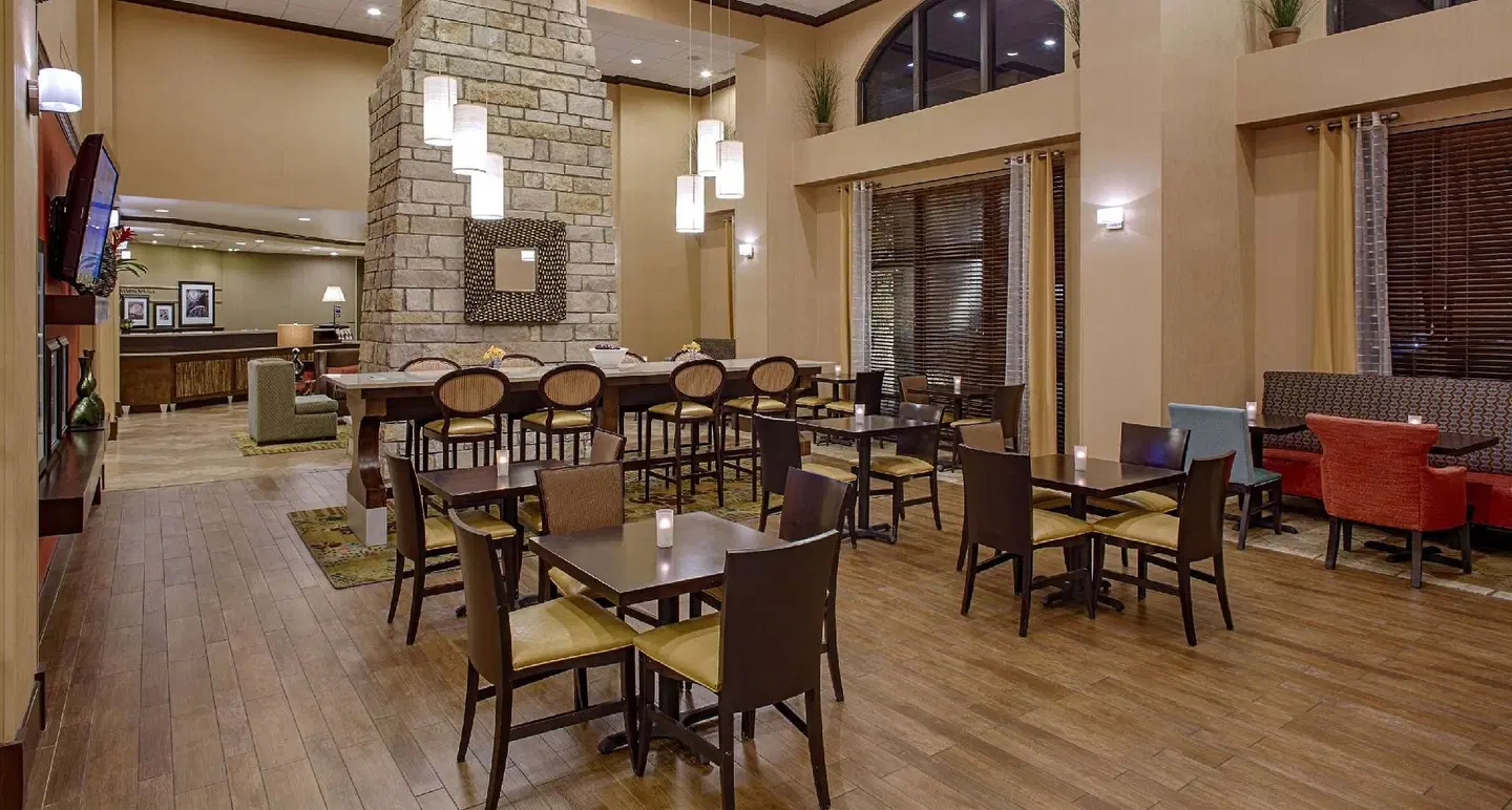 Hampton Inn & Suites Legacy Park-Frisco Restaurant