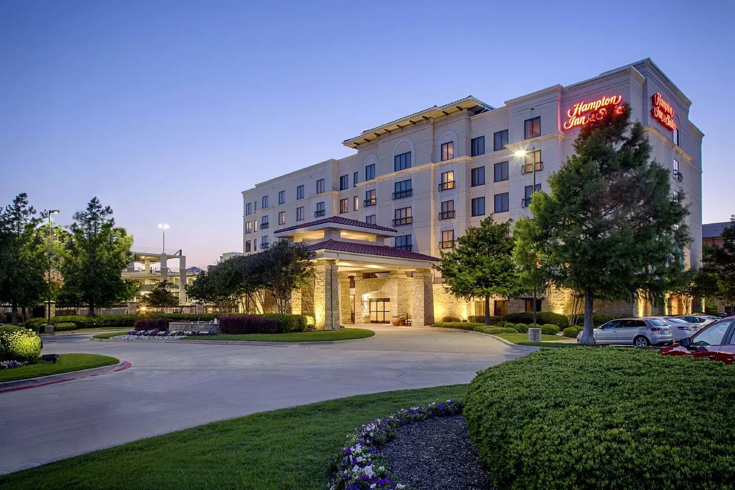 Hampton Inn & Suites Legacy Park-Frisco EXTERIOR