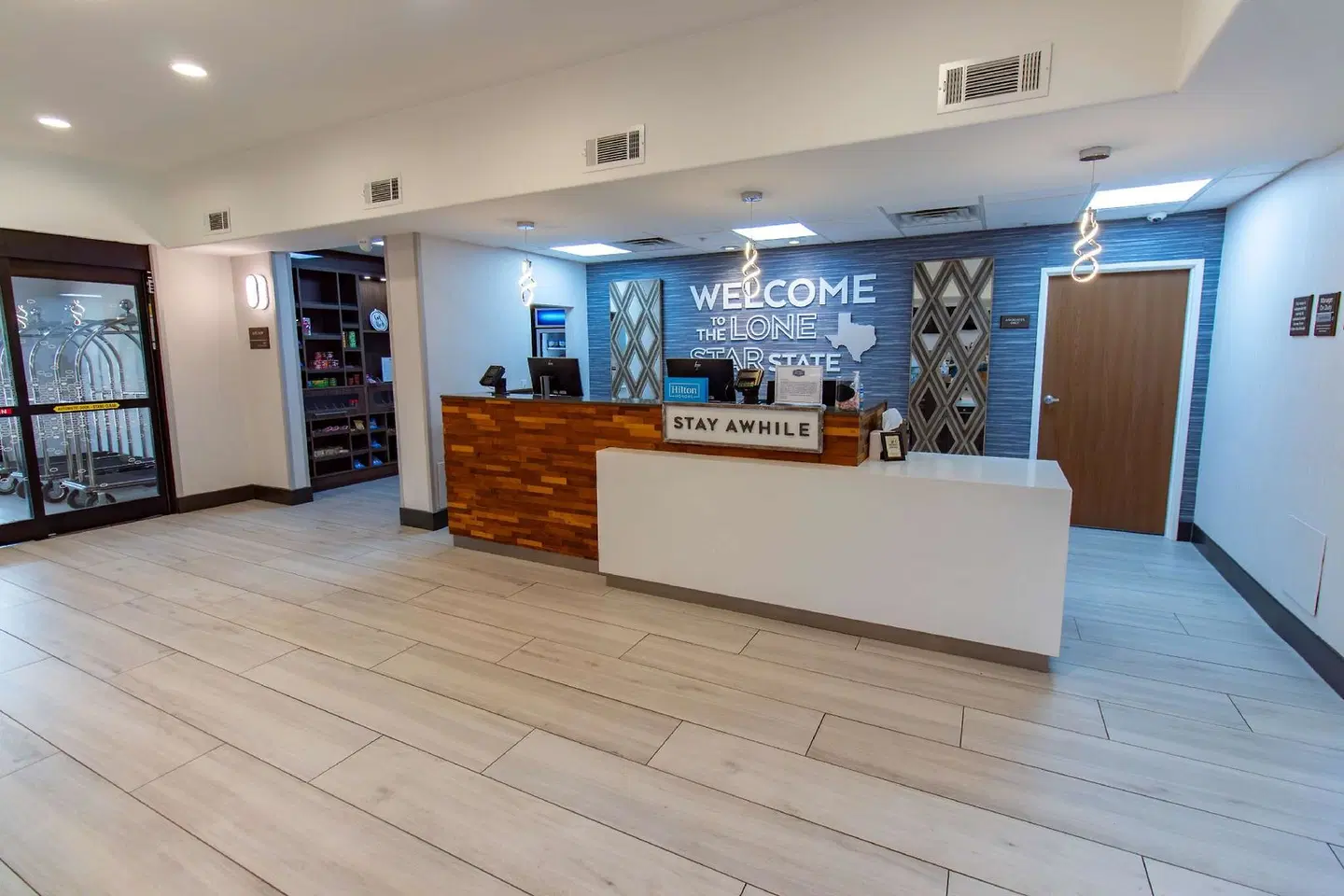 Hampton Inn & Suites Denton LOUNGE_LOBBY