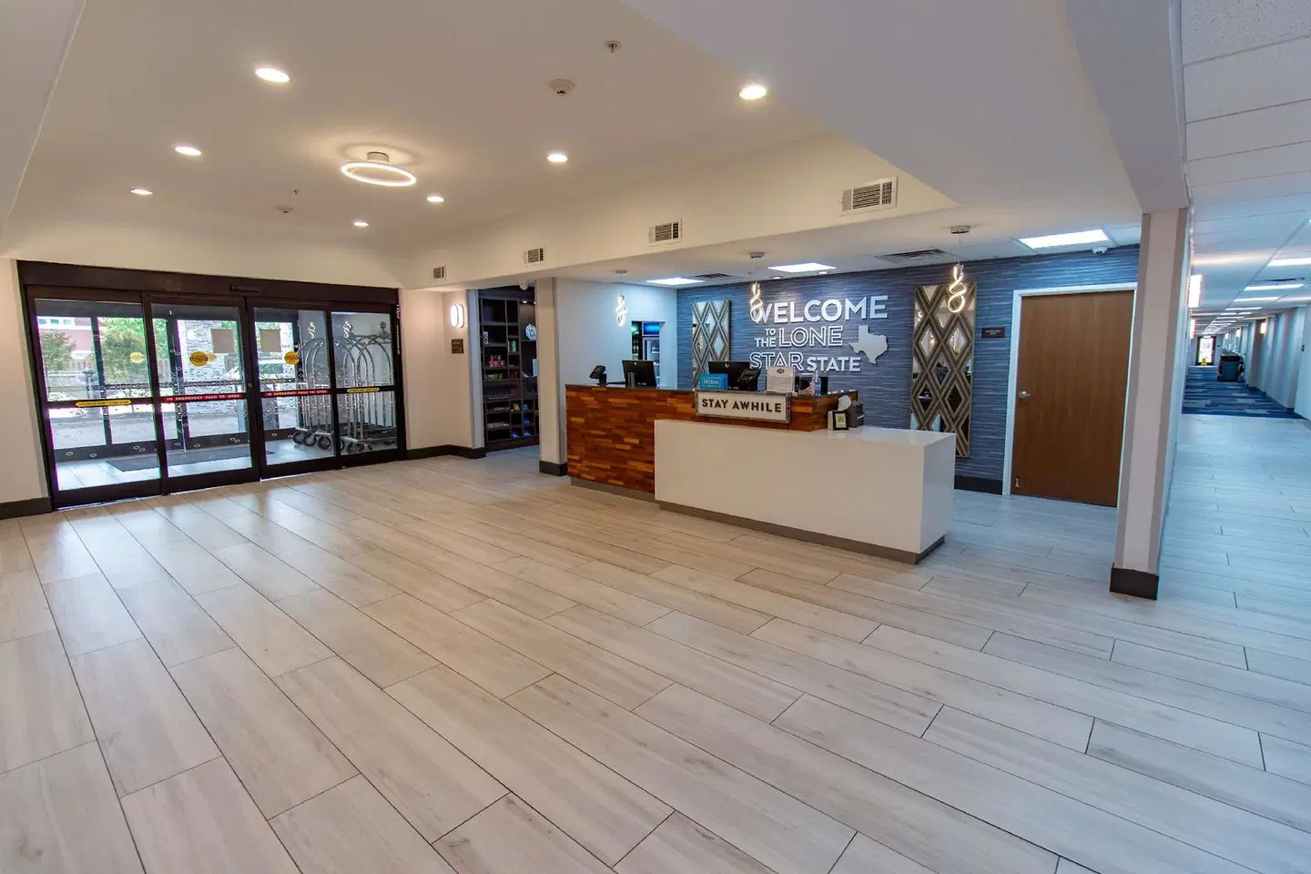 Hampton Inn & Suites Denton LOUNGE_LOBBY