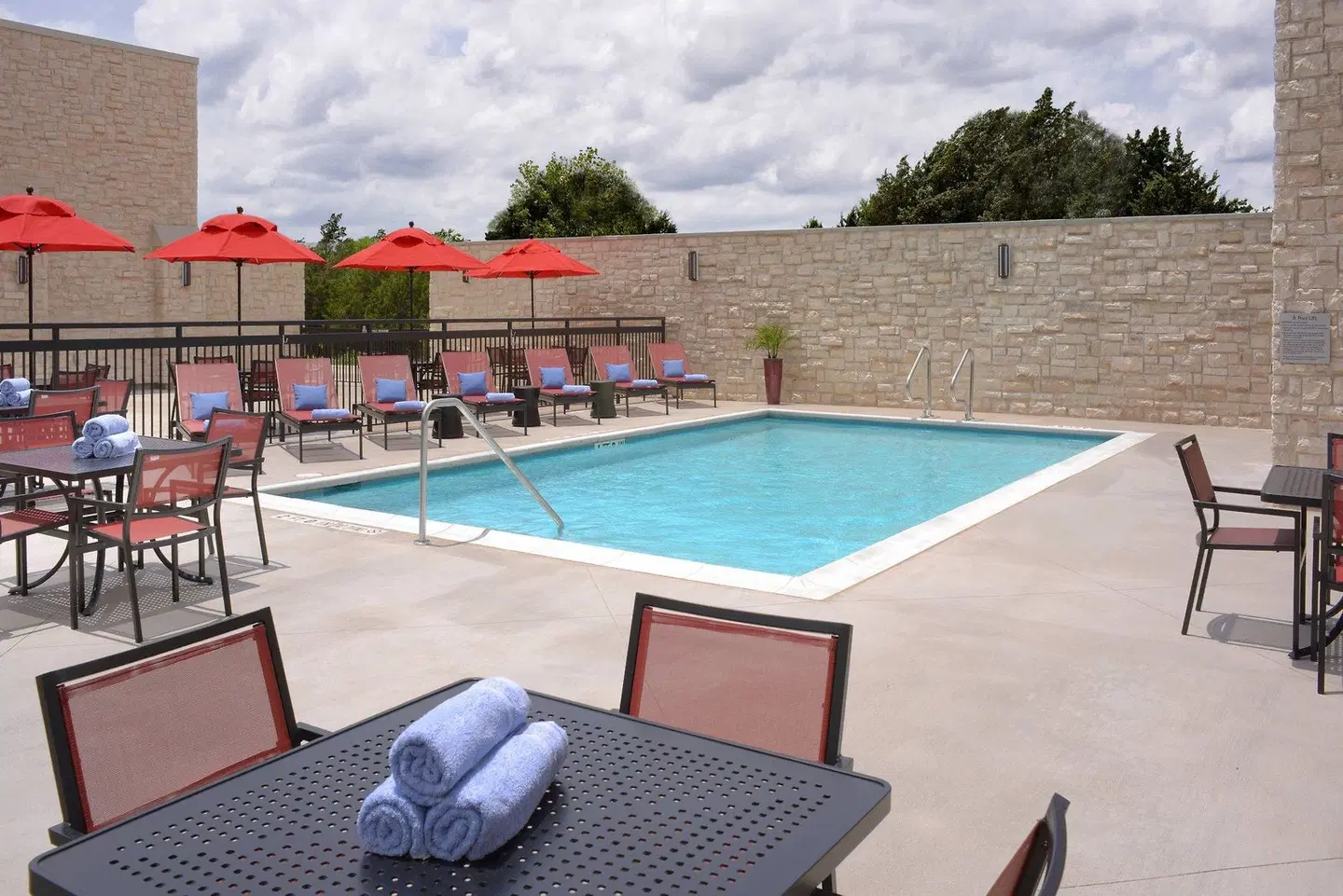 Courtyard b.M. Austin Pflugerville & Confernce C OUTDOOR_POOL