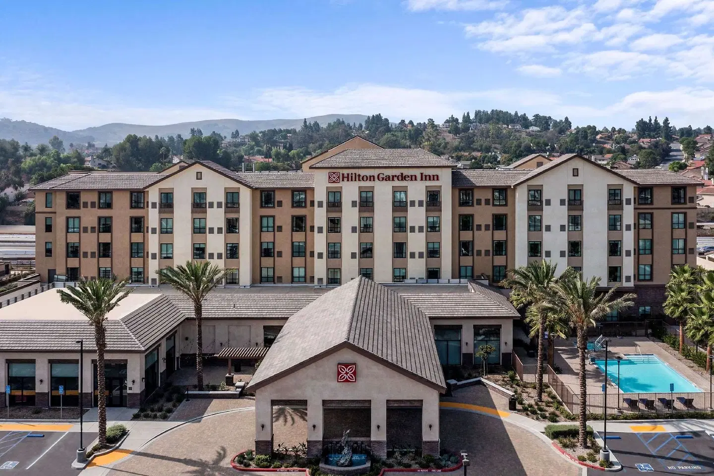 Hilton Garden Inn Pomona, CA EXTERIOR