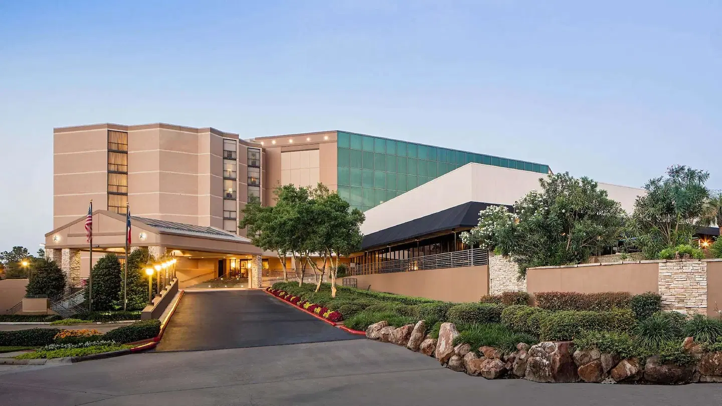 Hyatt Regency Houston Intercontinental Airport EXTERIOR