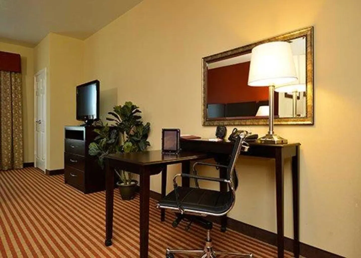 Comfort Suites Bay City ROOM_EXAMPLE
