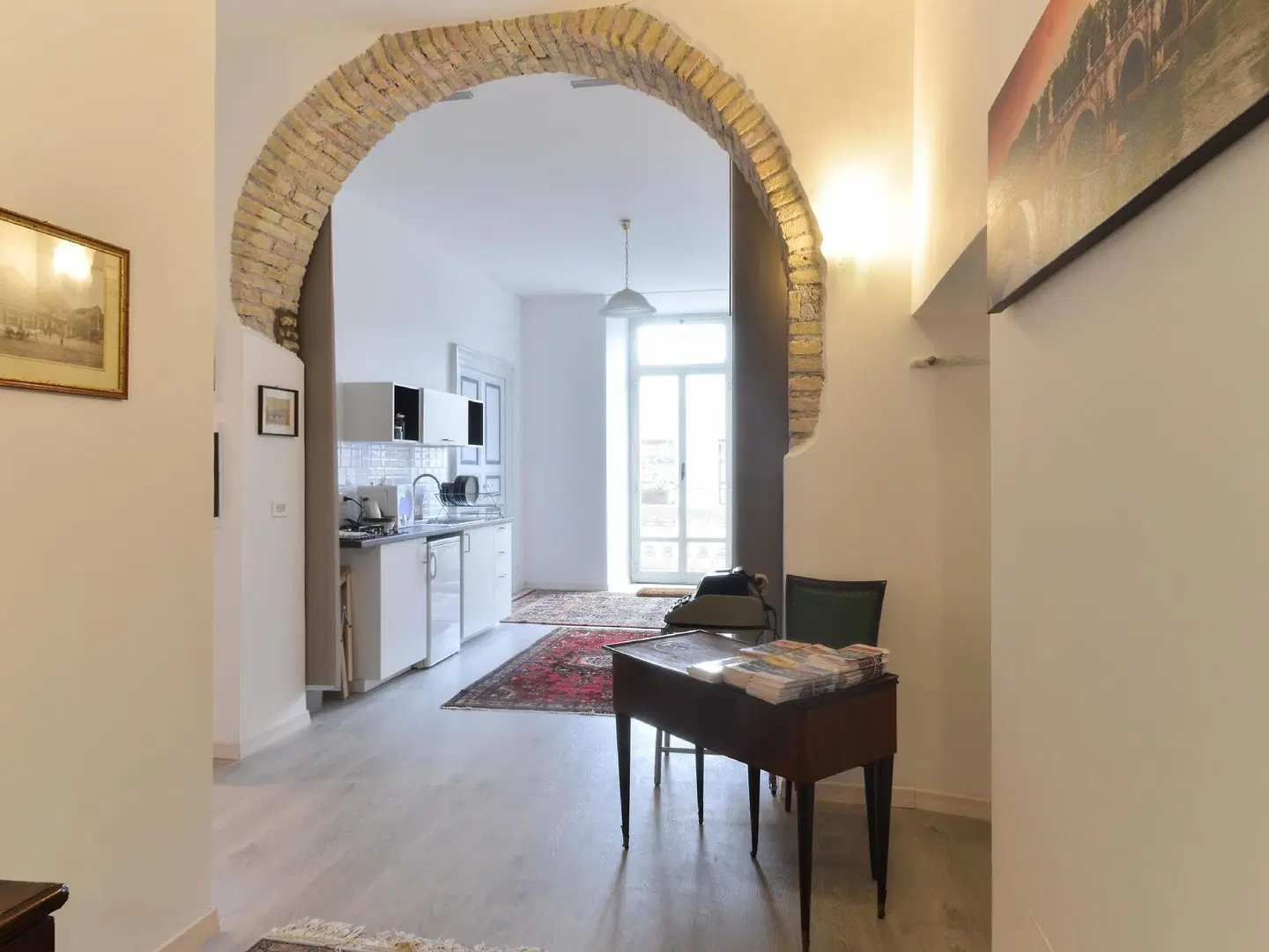 Roman Holidays LOUNGE_LOBBY