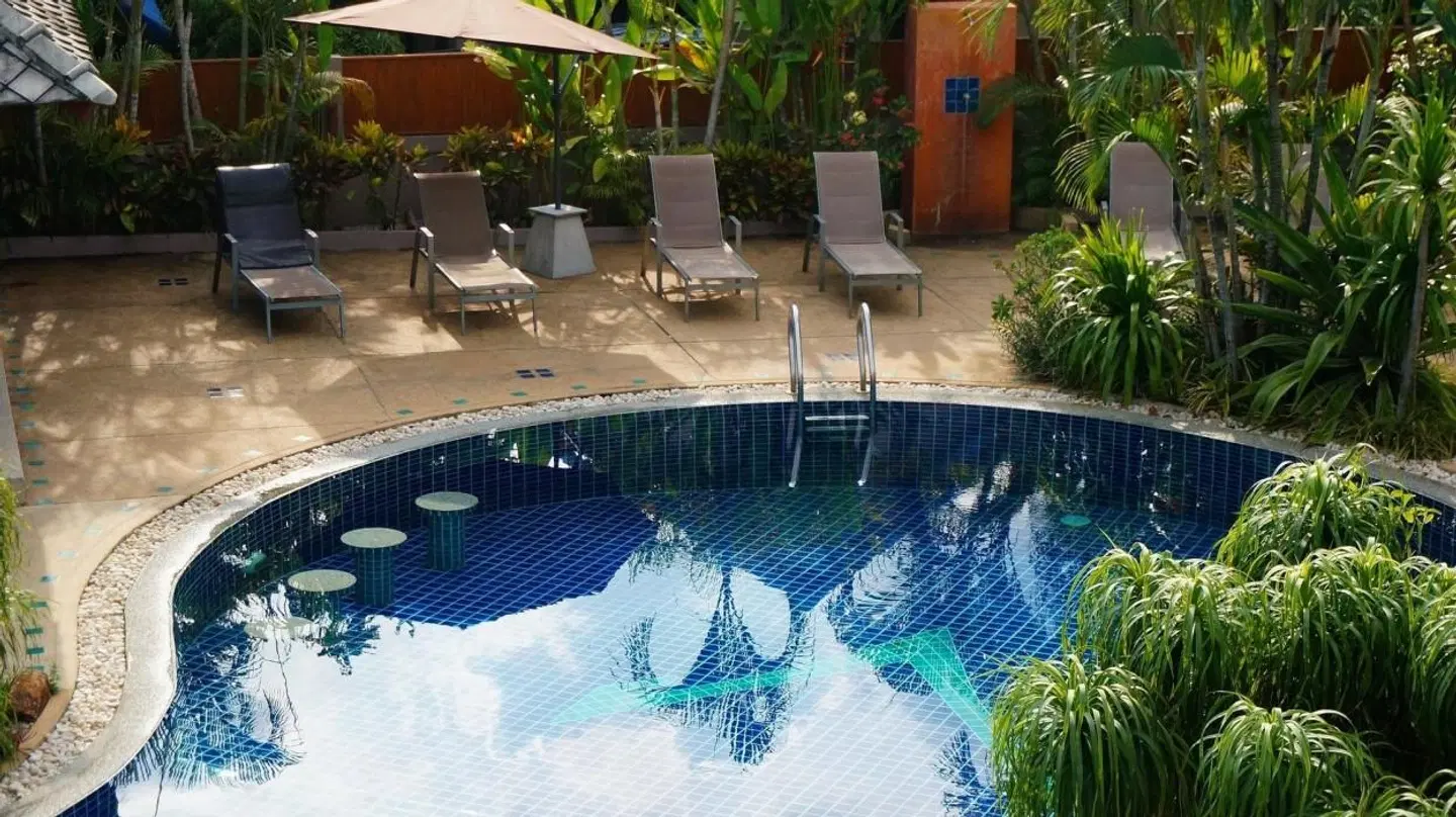 Temple Gardens OUTDOOR_POOL