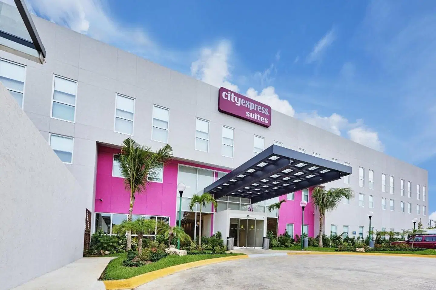 City Express Suites Playa del Carmen EXTERIOR