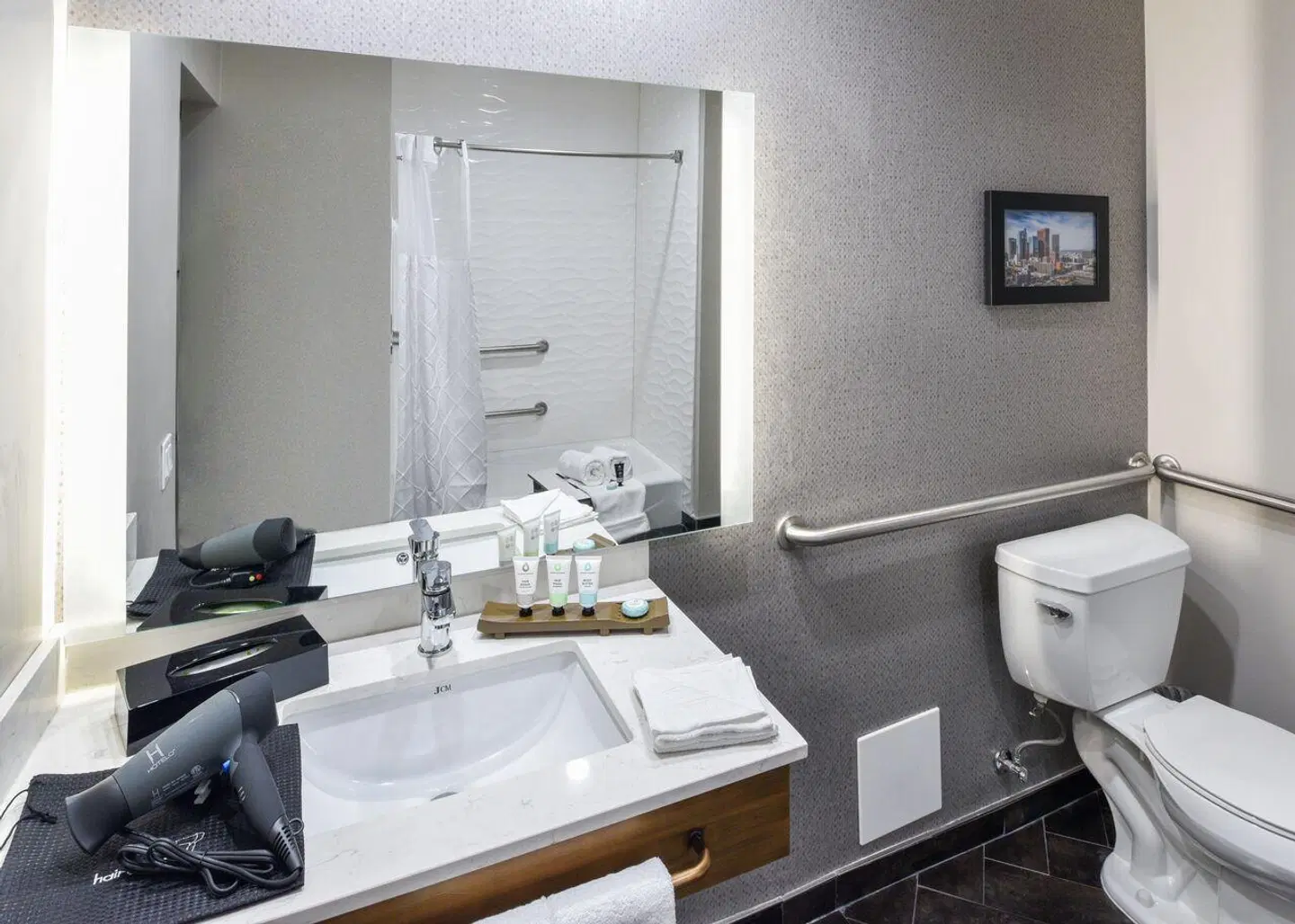 Hollywood Inn Suites Hotel Badezimmer