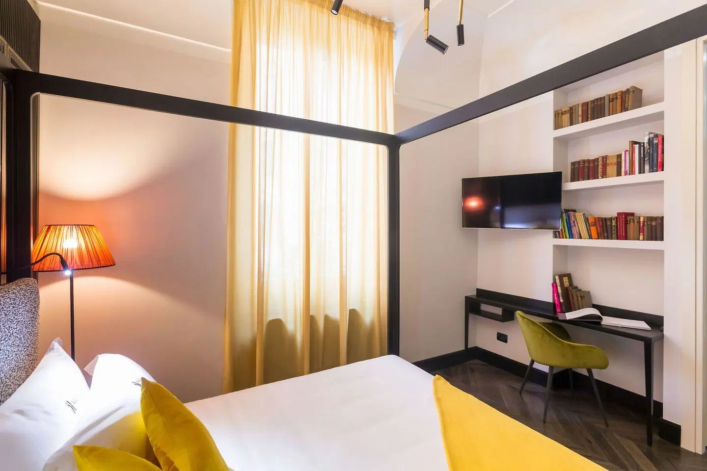 THE H'ALL TAILOR SUITE ROMA ROOM_EXAMPLE