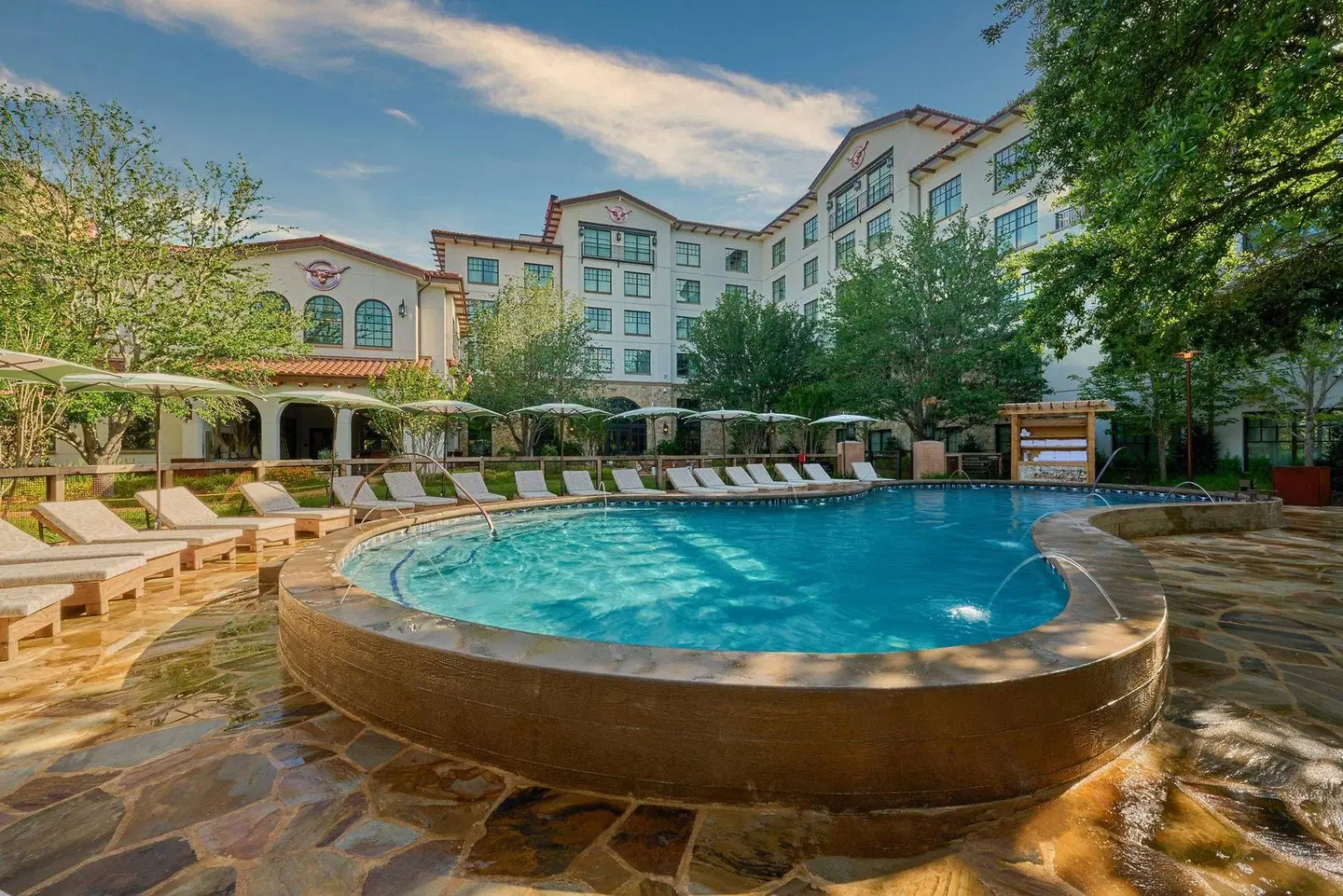 Hotel Drover, Autograph Collection OUTDOOR_POOL