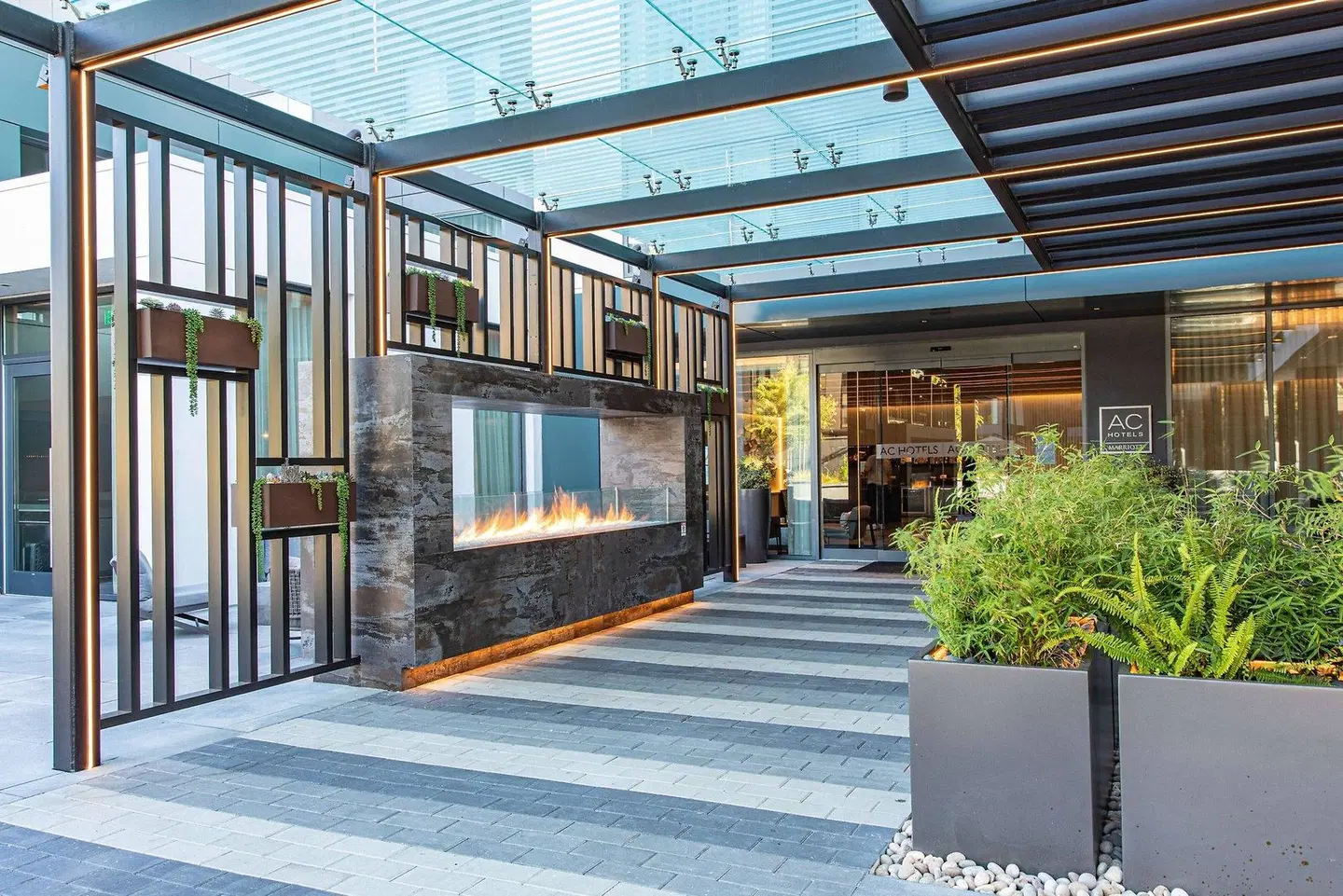 AC Hotel by Marriott Palo Alto EXTERIOR