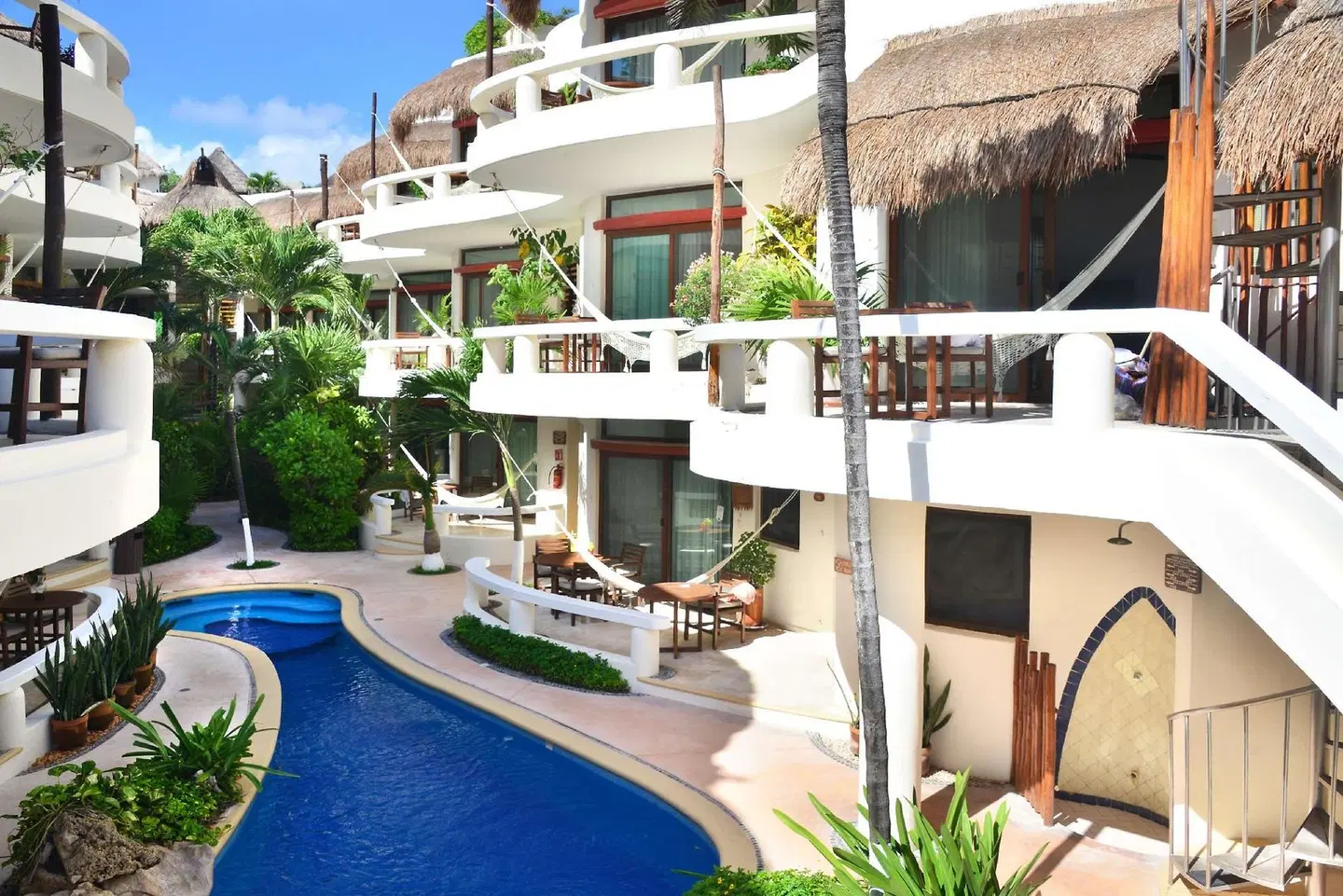 Playa Palms Beachfront Hotel EXTERIOR