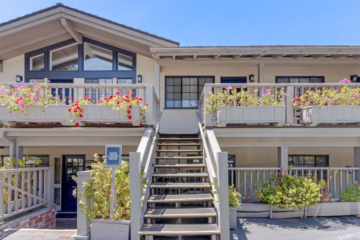 Comfort Inn Carmel By the Sea EXTERIOR