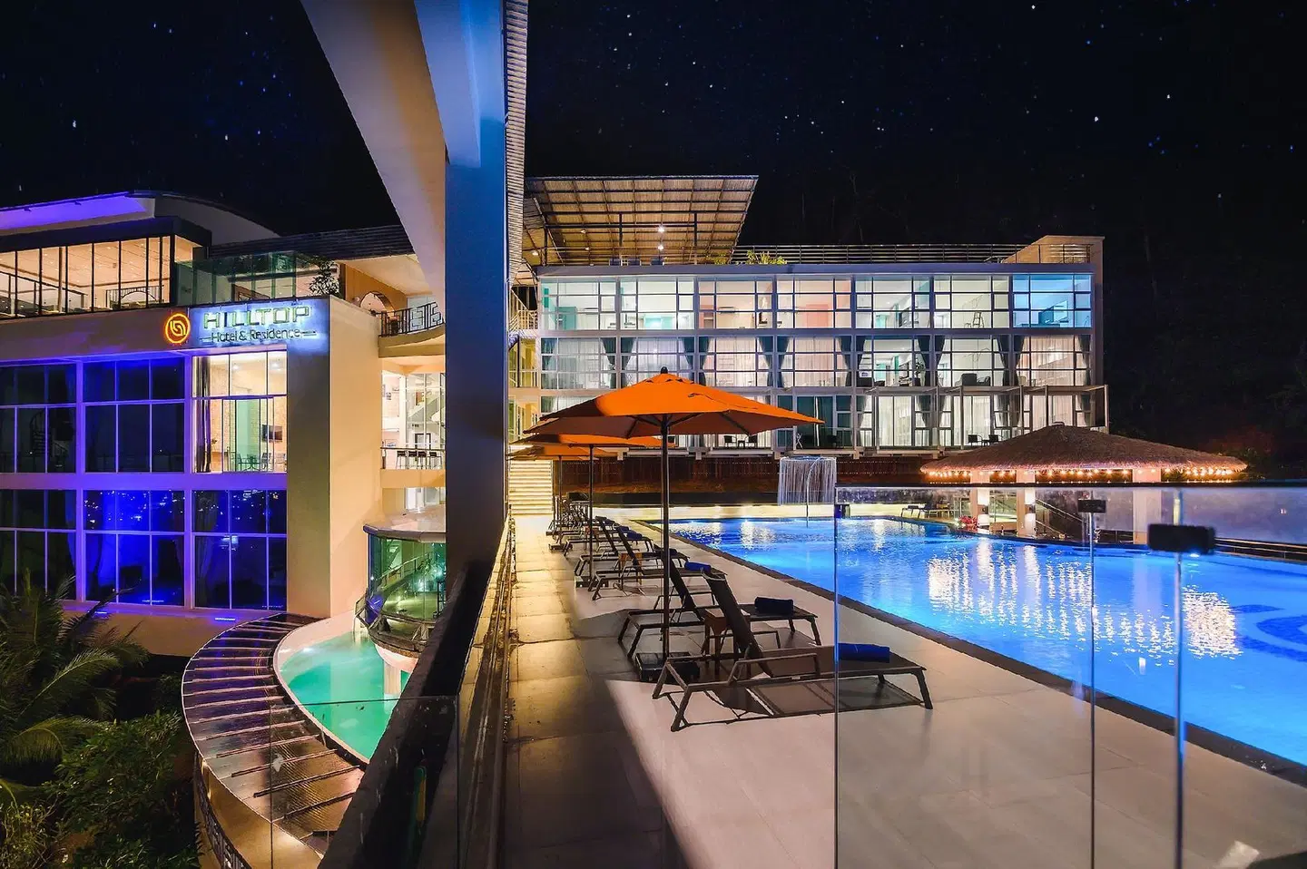 Hilltop Hotel & Residence Hallenbad
