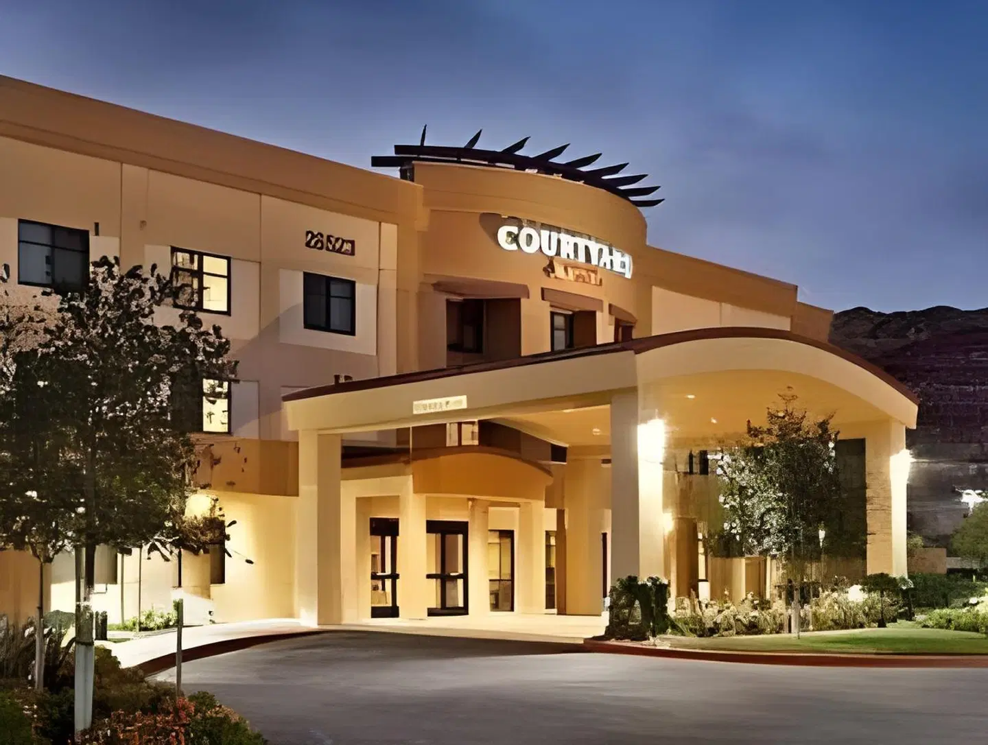 Courtyard by Marriott Santa Clarita Valencia EXTERIOR