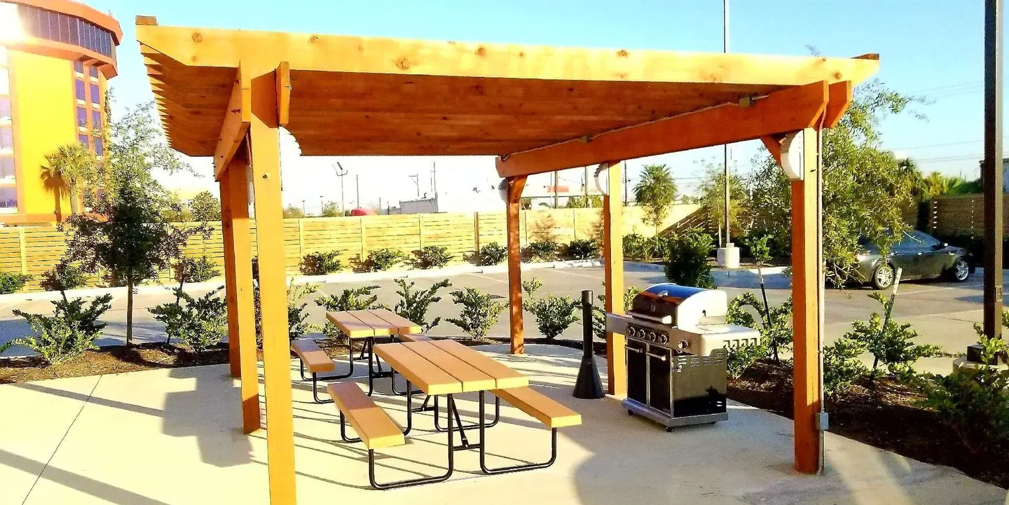 Best Western Plus Pasadena Inn & Suites Terrasse