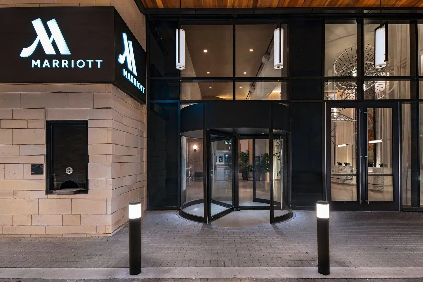 Austin Marriott Downtown EXTERIOR