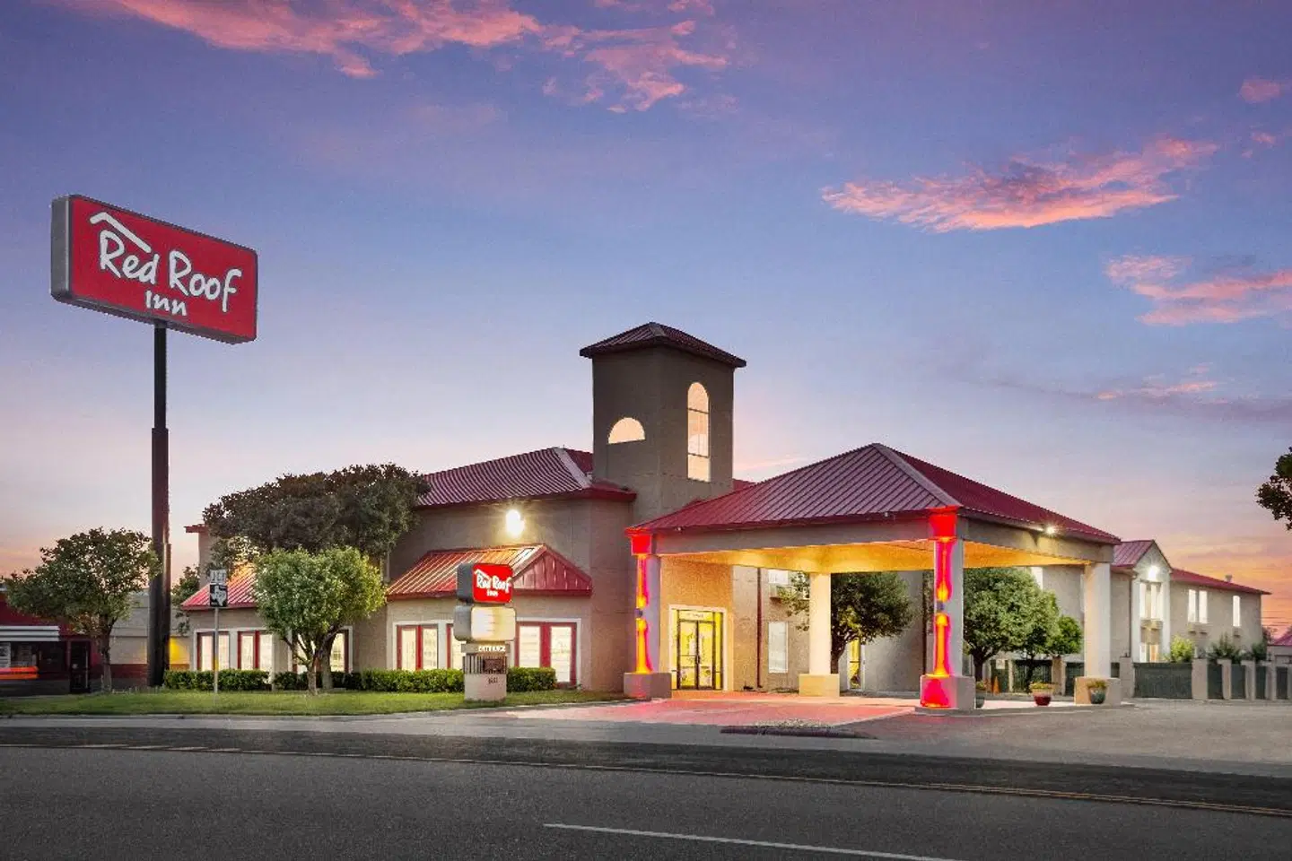 Red Roof Inn Dumas EXTERIOR