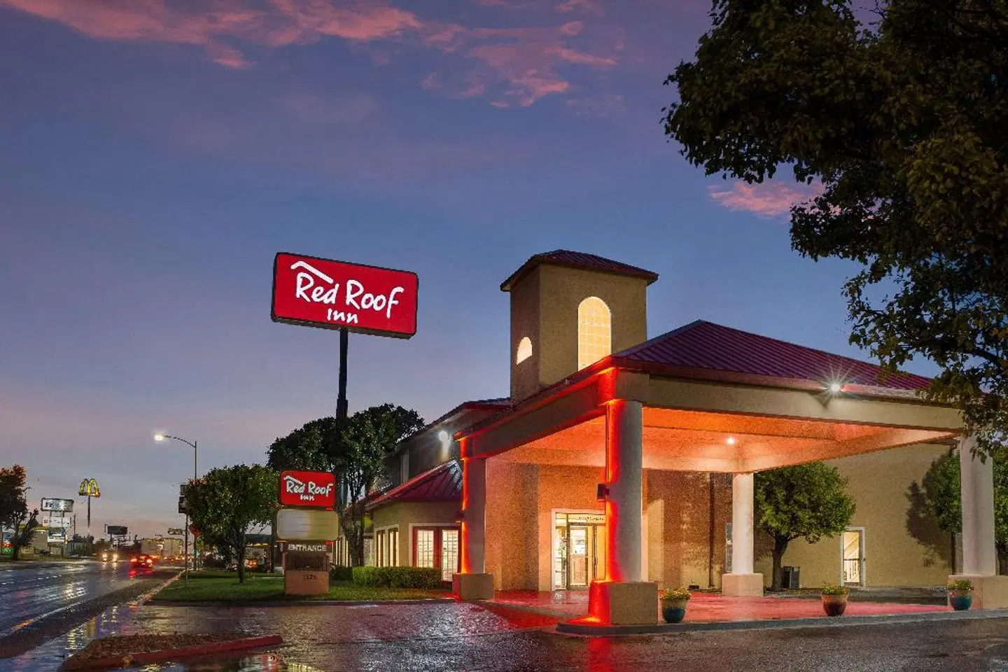 Red Roof Inn Dumas EXTERIOR