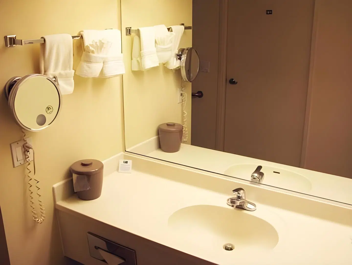 Atherton Park Inn and Suites Badezimmer