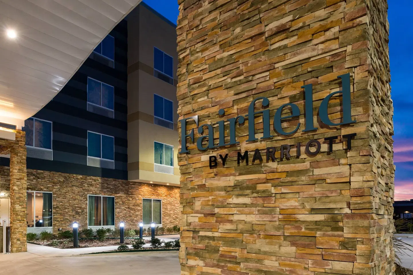 Fairfield Inn & Suites by Marriott Fort Worth Southwest at Cityview EXTERIOR