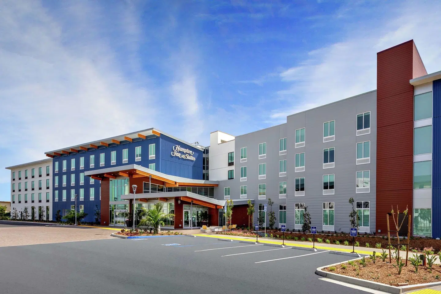 Hampton Inn & Suites San Diego Airport Liberty Station EXTERIOR