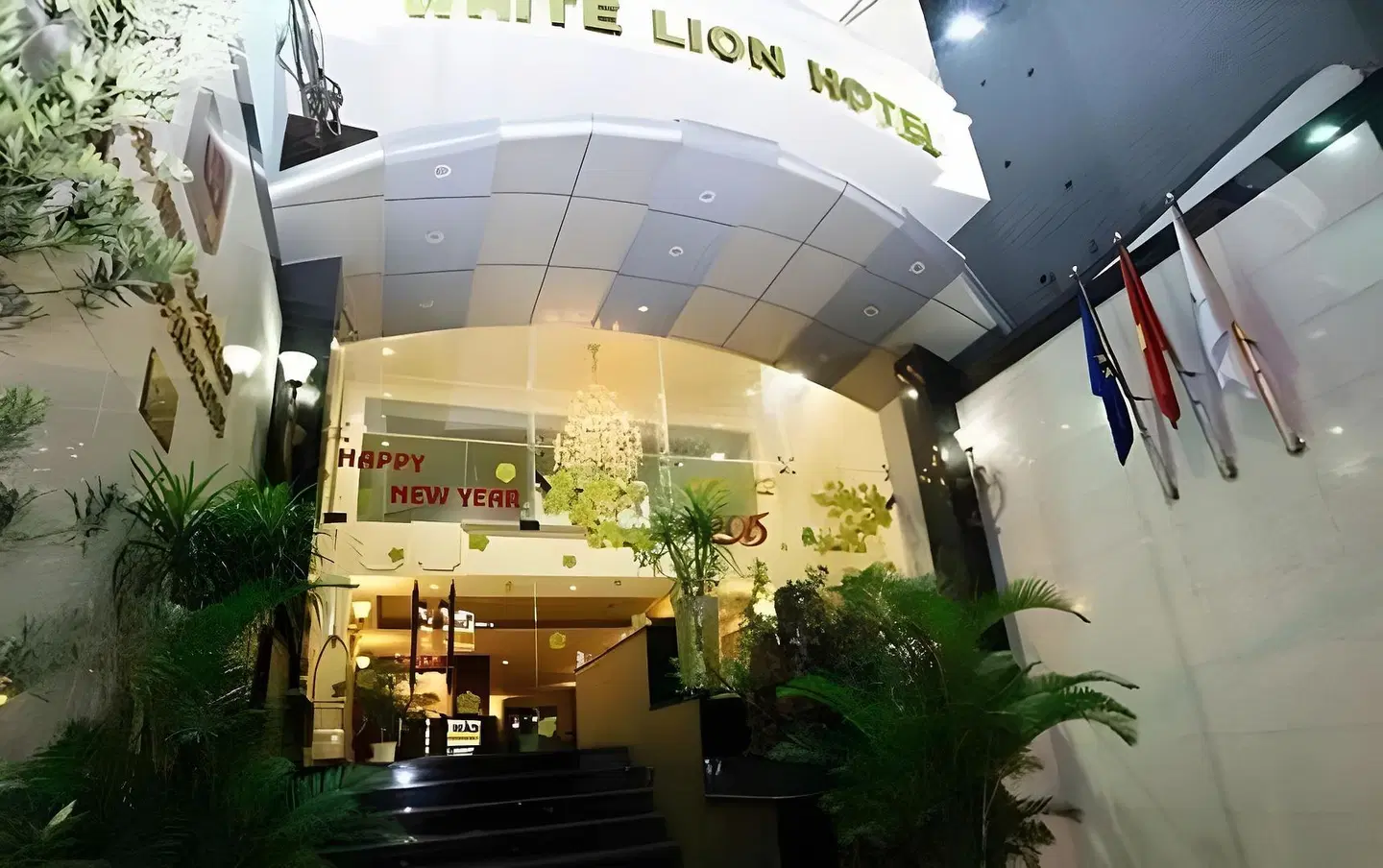 White Lion EXTERIOR
