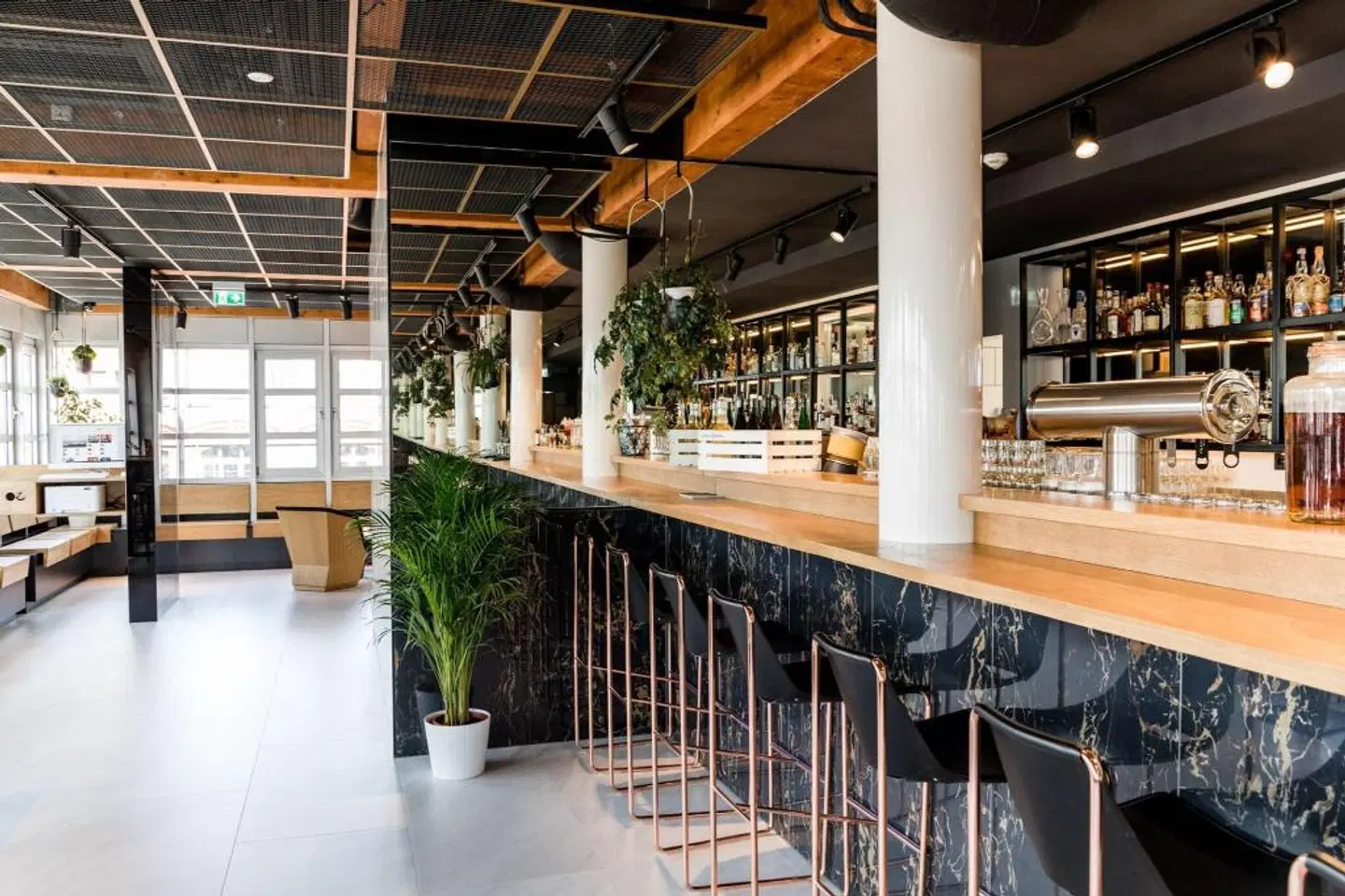 GINN Hotel Hamburg Elbspeicher Bar