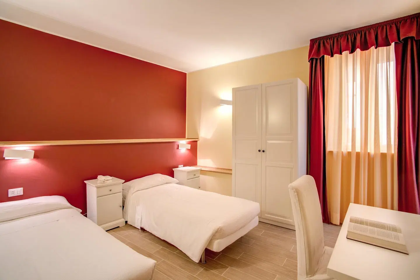 Top Floor Navona ROOM_EXAMPLE
