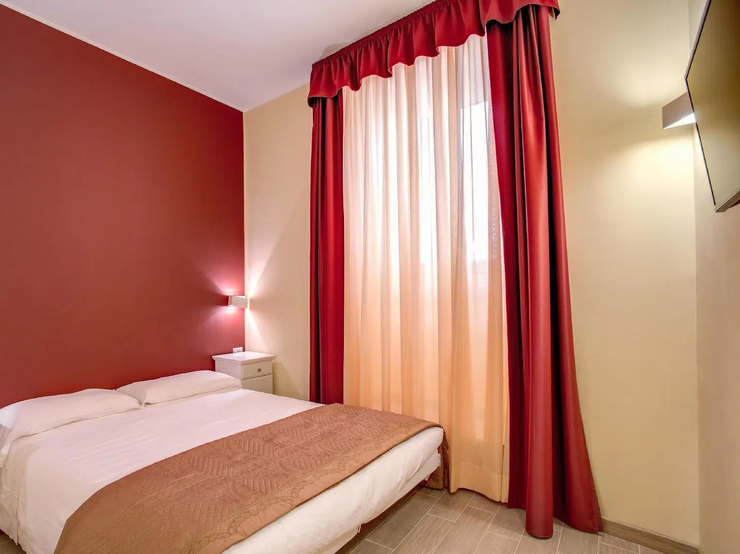 Top Floor Navona ROOM_EXAMPLE
