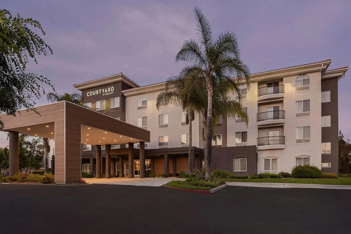 Courtyard by Marriott Ventura Simi Valley EXTERIOR