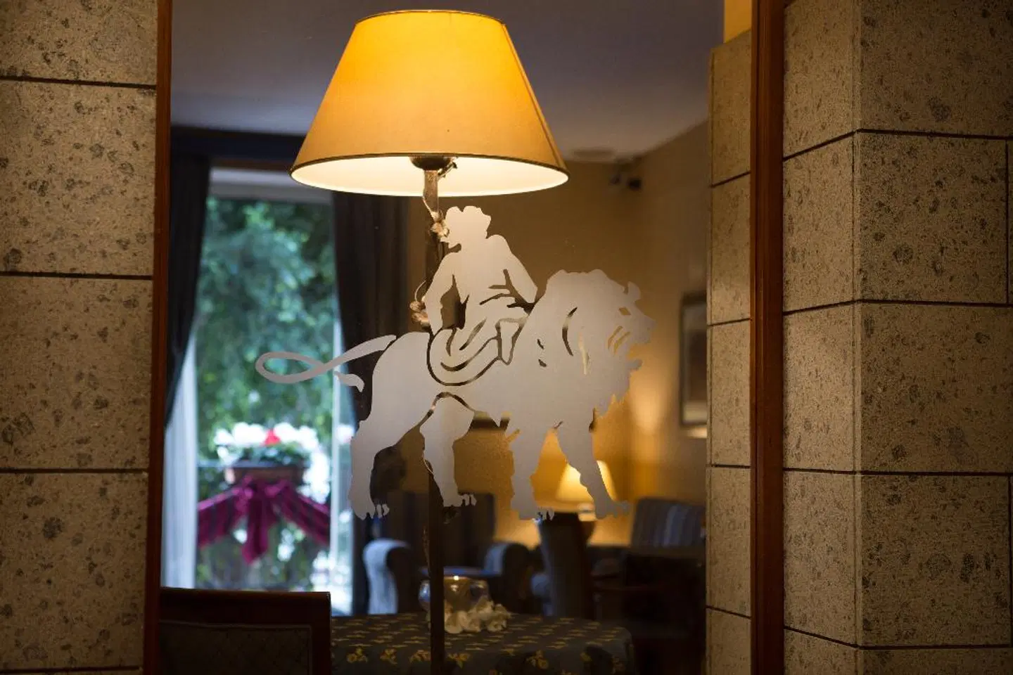 Massimo Plaza Hotel PEOPLE