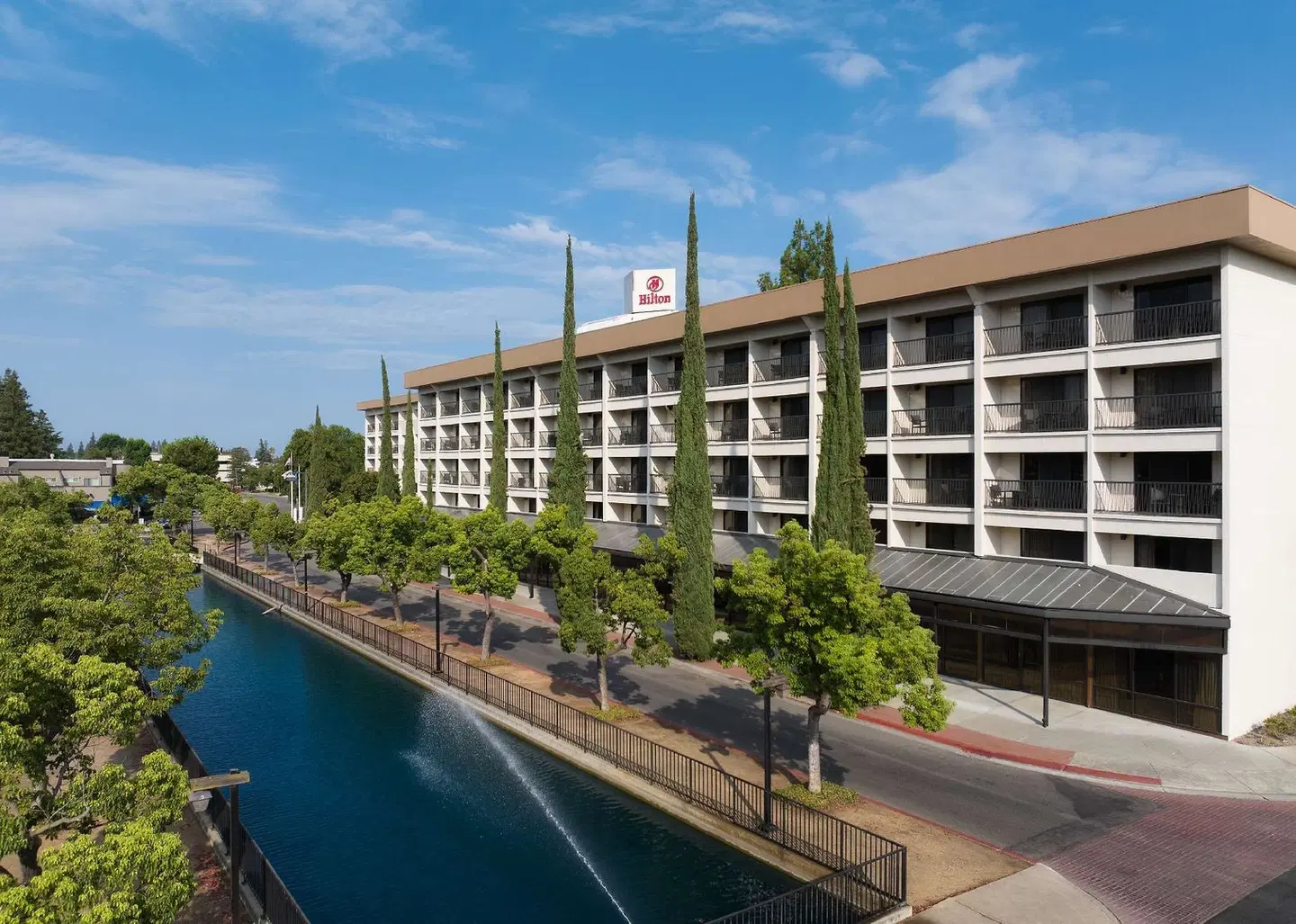 Hilton Stockton EXTERIOR