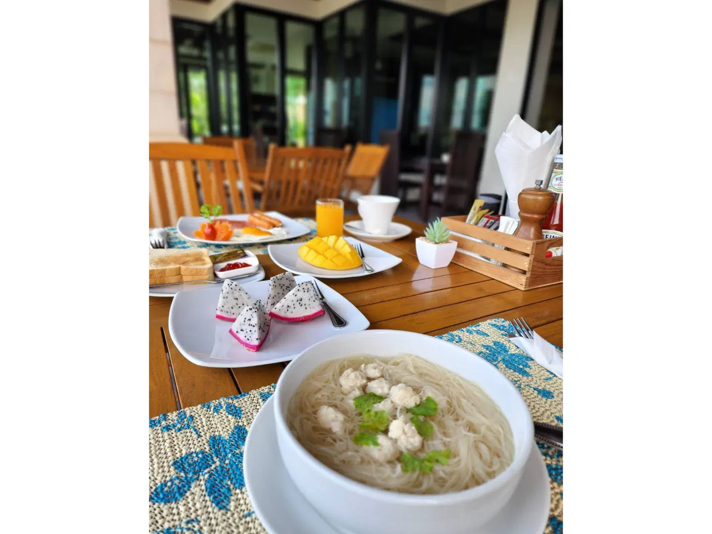 Lanta Mermaid Boutique House Restaurant