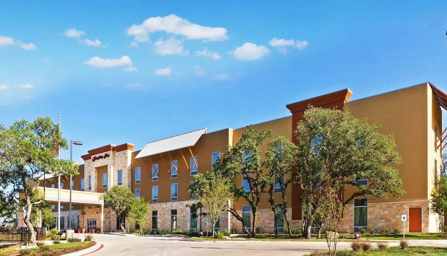 Hampton Inn Austin/Oak Hill EXTERIOR