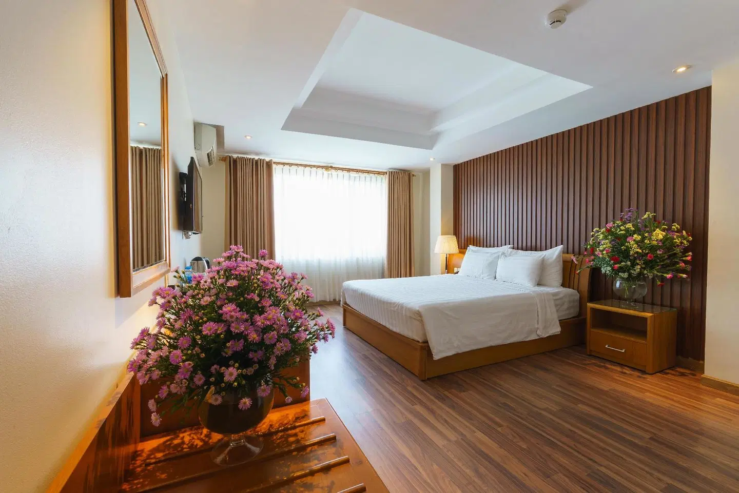 Roseland Corp Hotel ROOM_EXAMPLE