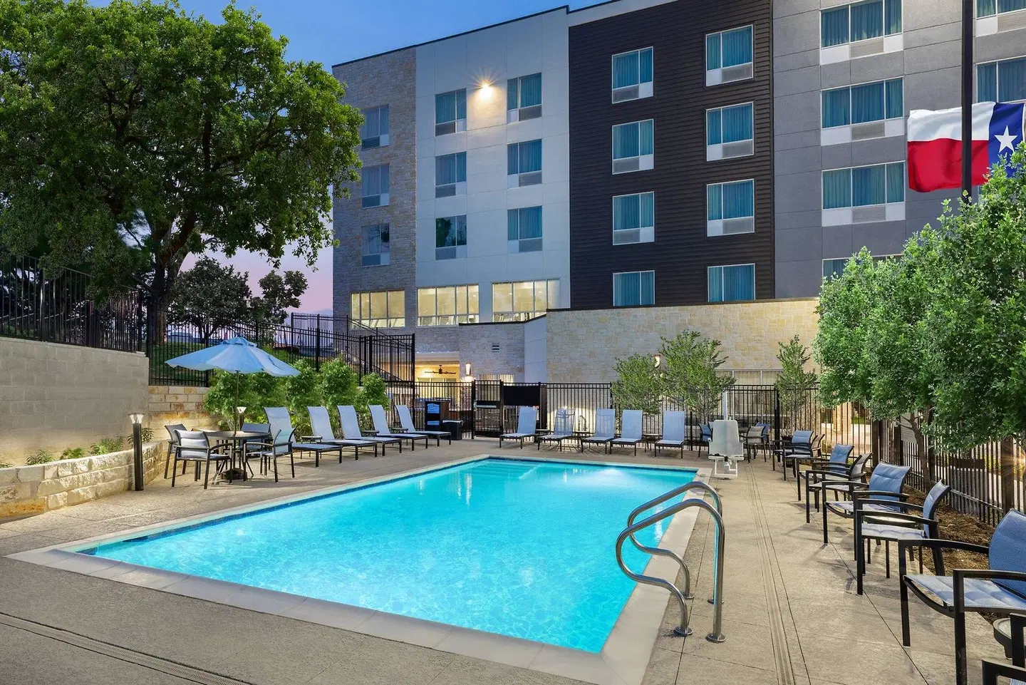 TownePlace Suites by Marriott Austin Northwest/The Domain Area OUTDOOR_POOL