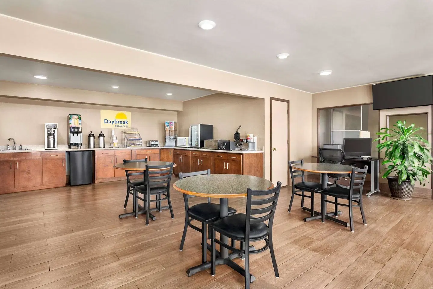 Days Inn by Wyndham Paris Restaurant