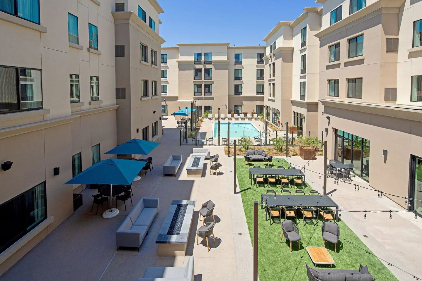 Residence Inn by Marriott Valencia EXTERIOR